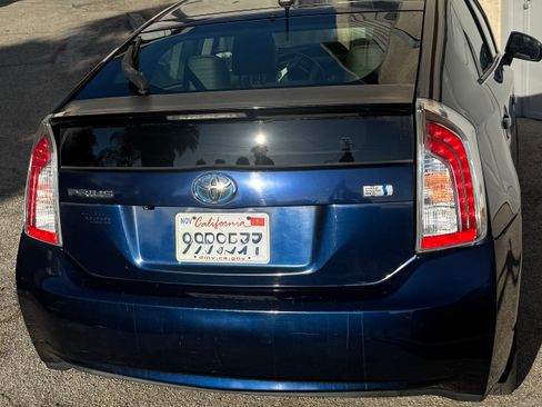 Used 2014 Toyota Prius Four FWD image 5
