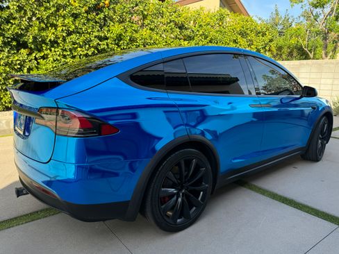 Used 2019 Tesla Model X P100D image 4