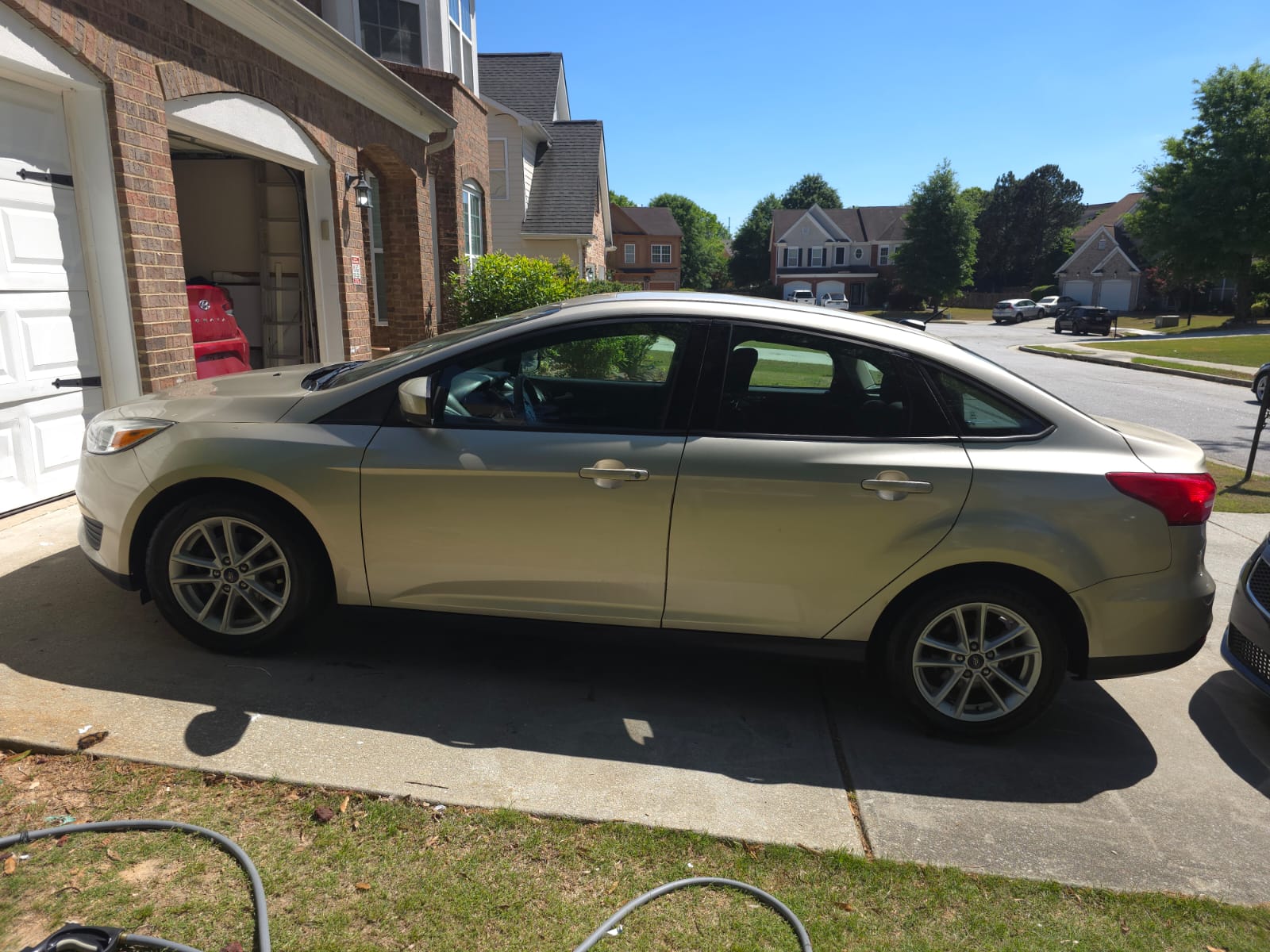 Used 2018 Ford Focus SE FWD image 2