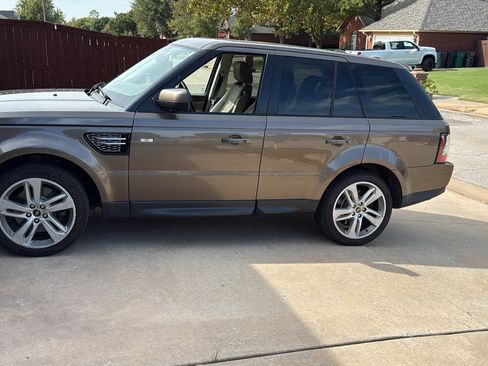 Used 2013 Land Rover Range Rover Sport HSE LUX image 1