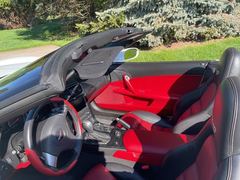 Used 2008 Chevrolet Corvette Convertible w/ Preferred Equipment Group RWD image 9