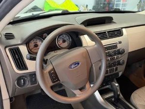 Used 2011 Ford Focus SE image 8
