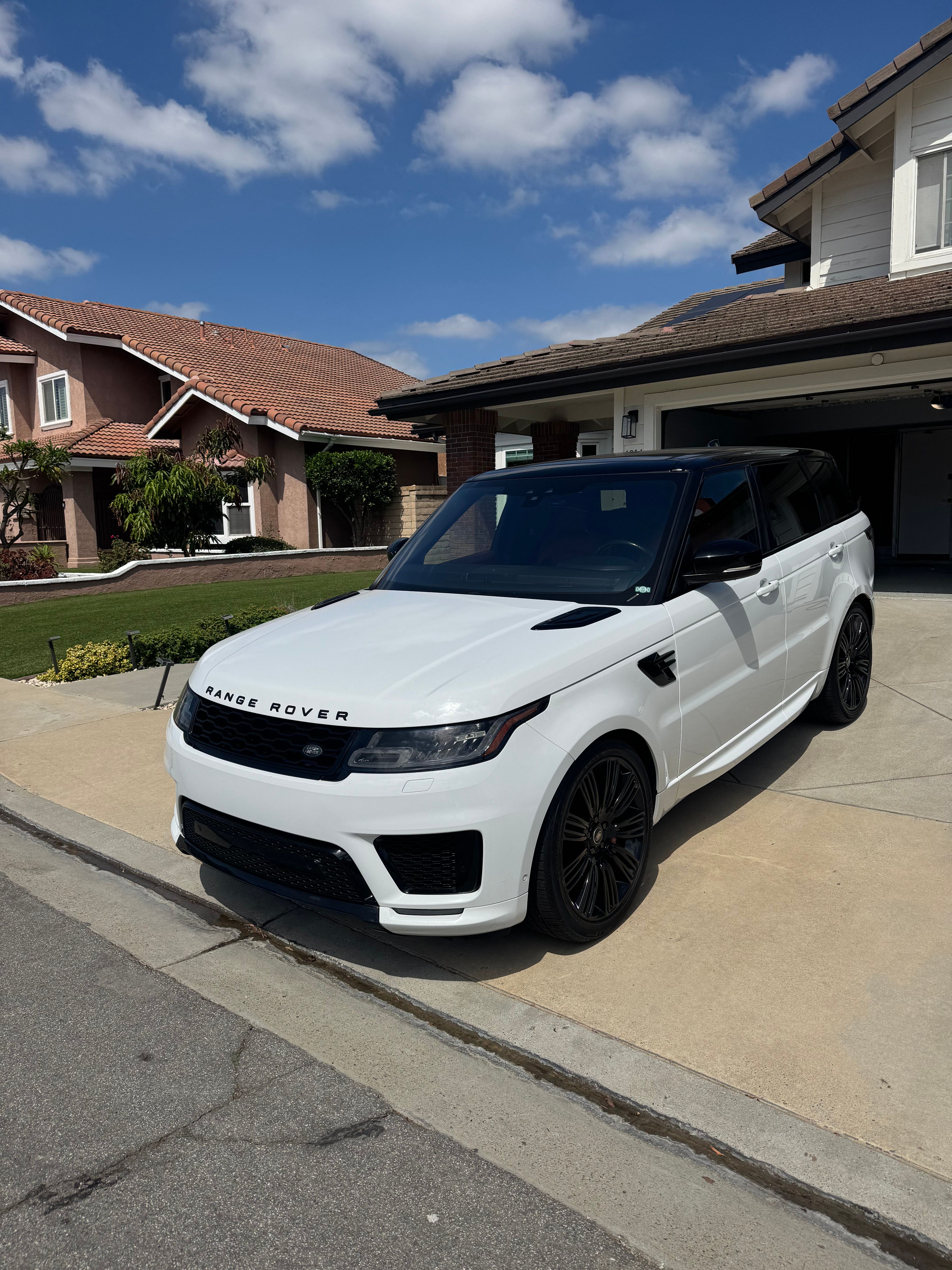 Used 2018 Land Rover Range Rover Sport Supercharged AWD/4WD image 6