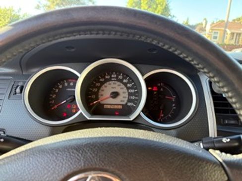 Used 2011 Toyota Tacoma 4x4 Double Cab image 11