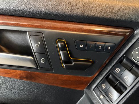 Used 2012 Mercedes-Benz GLK 350 4MATIC image 13