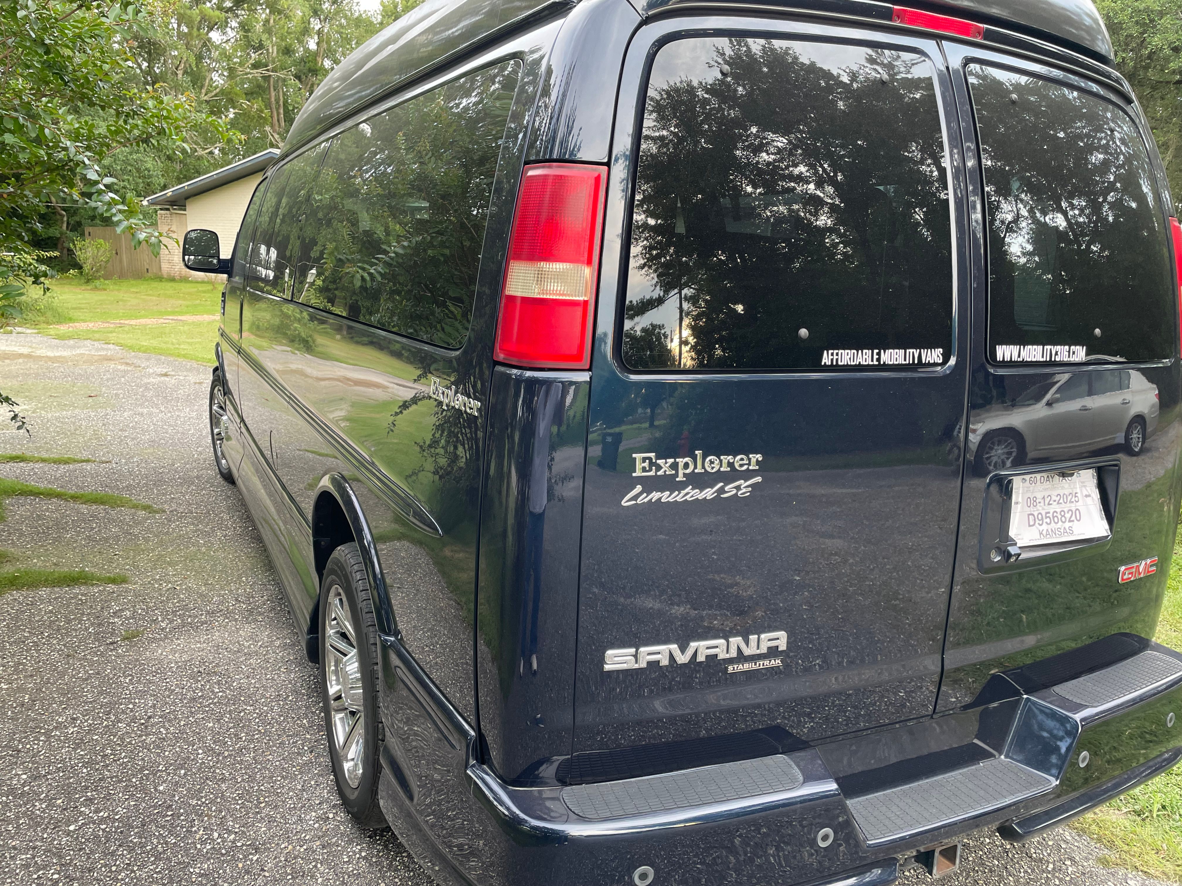 Used 2014 GMC Savana 2500 Extended RWD image 28