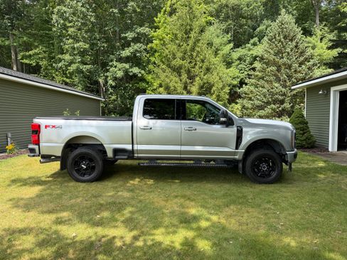 Used 2024 Ford F250 XLT w/ XLT Premium Package AWD/4WD image 1