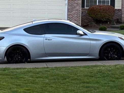 Used 2013 Hyundai Genesis 3.8 RWD image 1