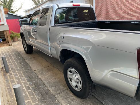 Used 2022 Toyota Tacoma SR image 4