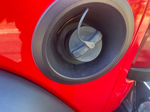 Used 2018 Jeep Wrangler Unlimited Sport S image 5