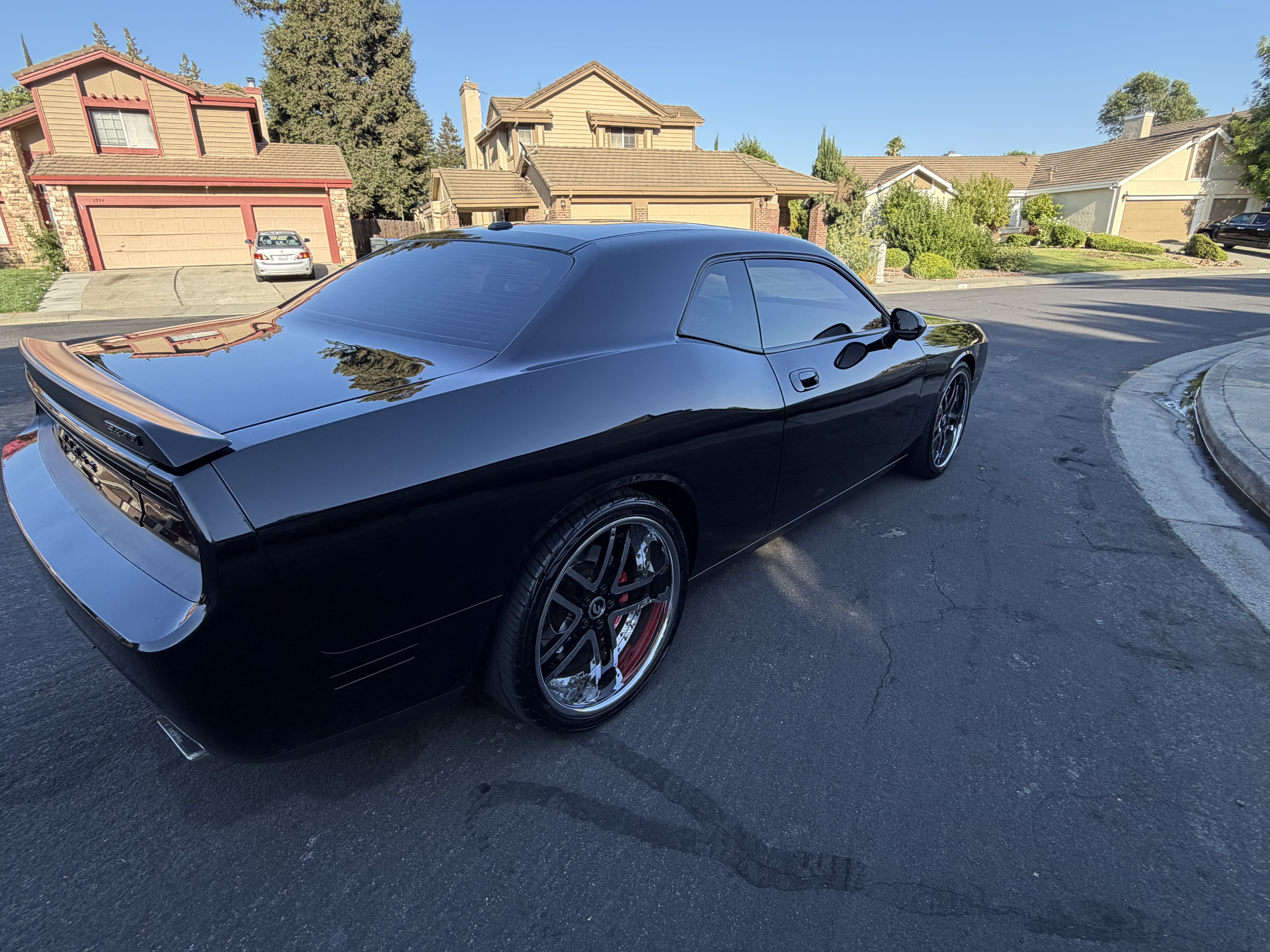 Used 2010 Dodge Challenger SRT8 w/ SRT Option Group II RWD image 4