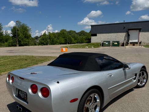 Used 1998 Chevrolet Corvette Convertible w/ Performance Handling Pkg RWD image 4