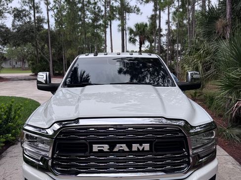 Used 2024 RAM 2500 Limited AWD/4WD image 5