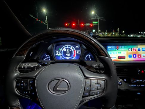 Used 2019 Lexus LS 500 w/ Interior Upgrade Package image 9