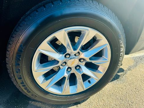 Used 2023 Chevrolet Suburban Premier image 11