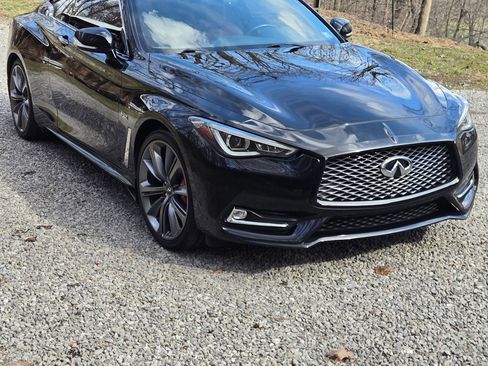 Used 2018 INFINITI Q60 Red Sport 400 w/ Sensory Package 3.0T Sport image 4