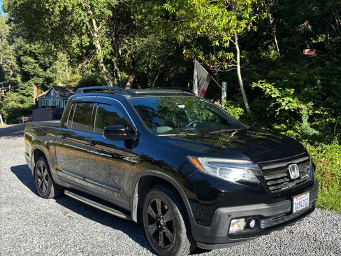 Used 2017 Honda Ridgeline Black Edition image 11