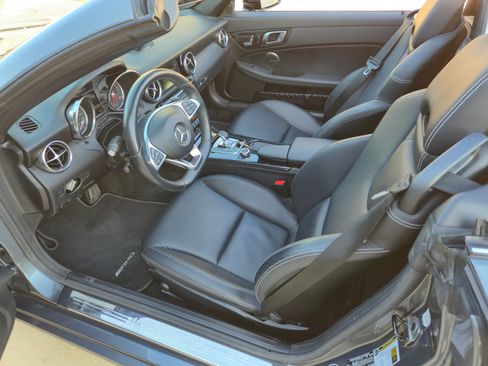 Used 2019 Mercedes-Benz SLC 300 image 12