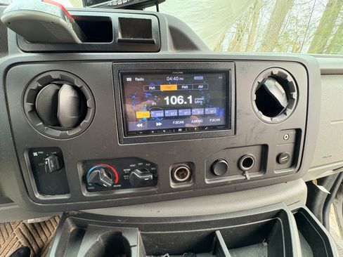 Used 2012 Ford E-350 and Econoline 350 Super Duty w/ PWR Locks & Windows Group image 18