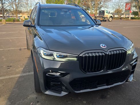 Used 2022 BMW X7 M50i w/ Dynamic Handling Package image 1