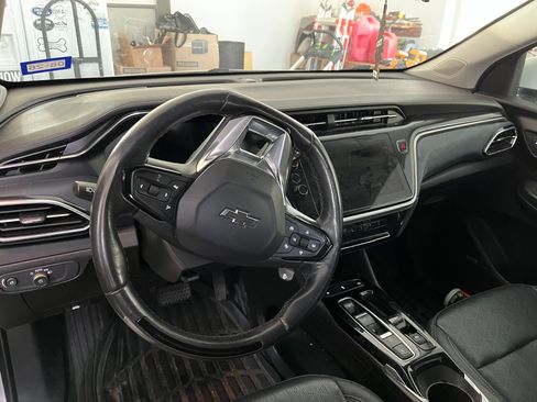 Used 2022 Chevrolet Bolt EUV Premier w/ Launch Edition image 9