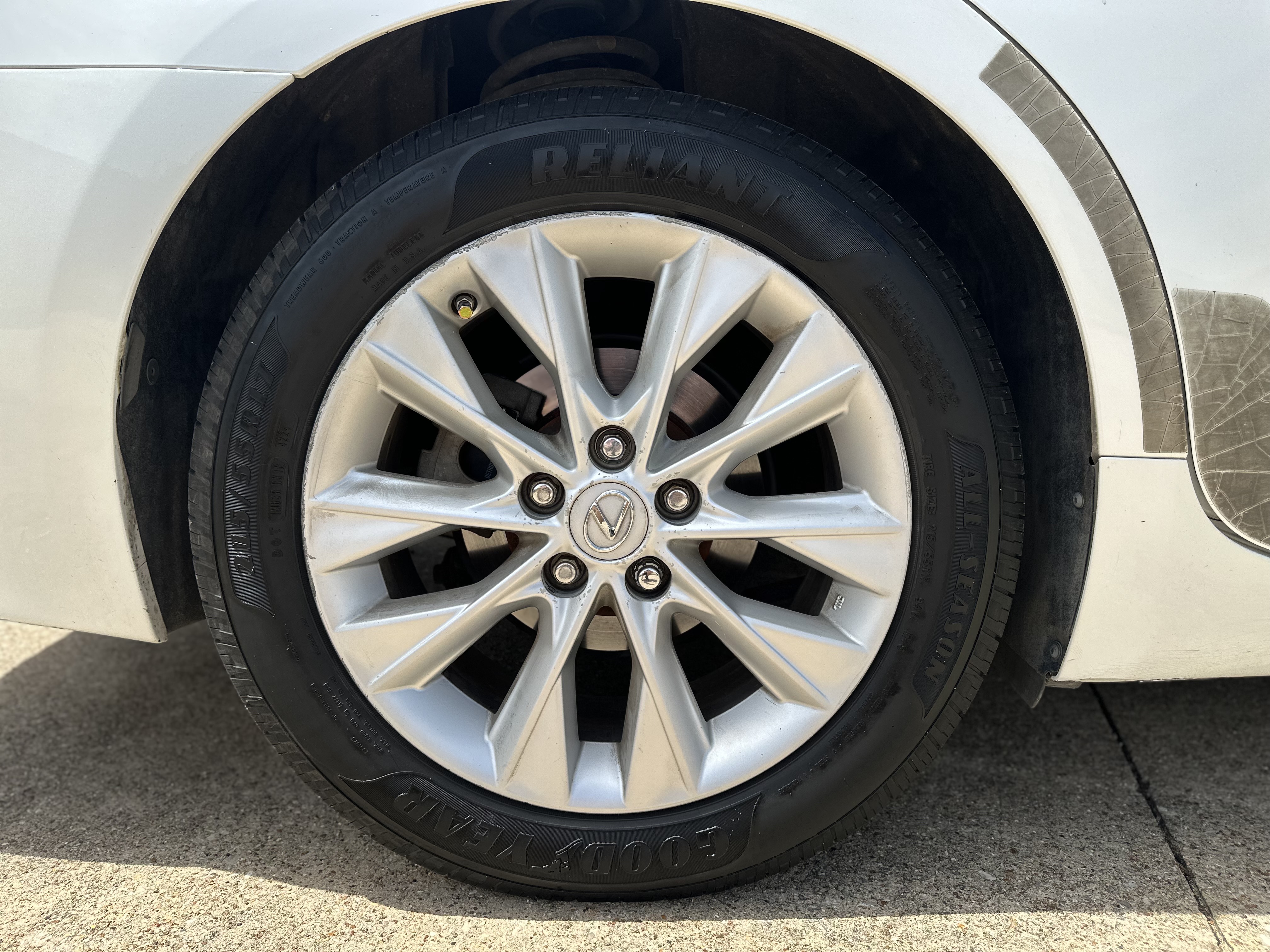 Used 2013 Lexus ES 300h w/ Luxury Pkg FWD image 28