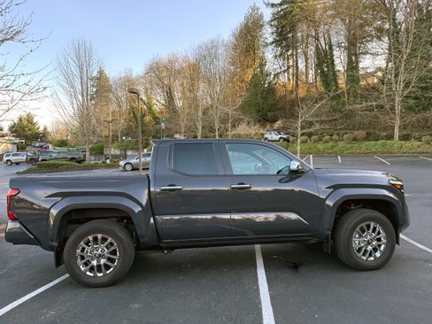 Used 2025 Toyota Tacoma Limited image 2