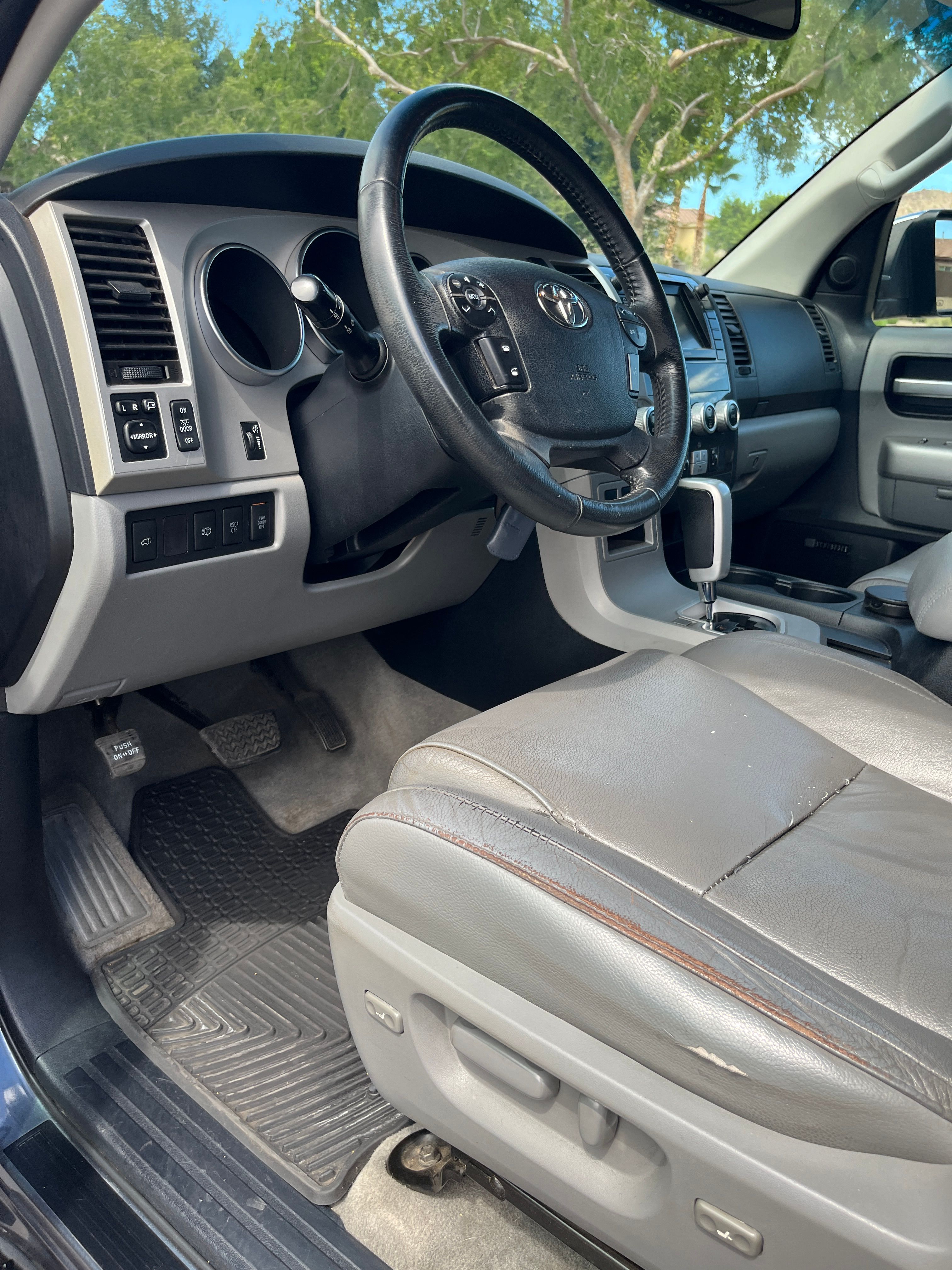 Used 2008 Toyota Sequoia Limited w/ Cold Area Pkg AWD/4WD image 18