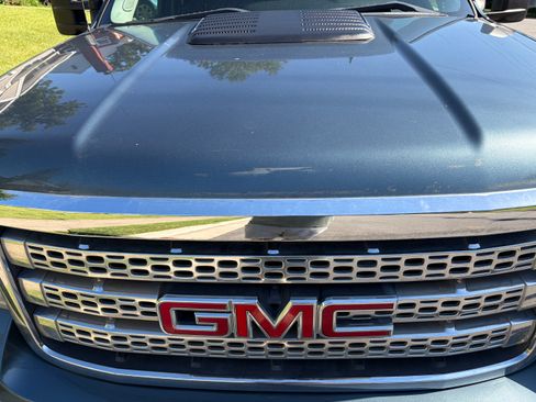 Used 2011 GMC Sierra 2500 SLE w/ SLE Preferred Package AWD/4WD image 4
