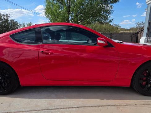 Used 2015 Hyundai Genesis 3.8 RWD image 2