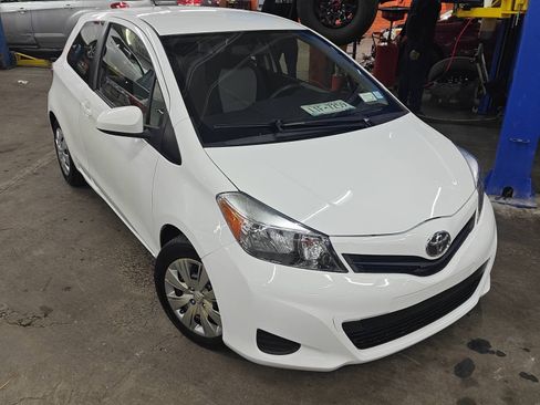 Used 2014 Toyota Yaris LE FWD image 13