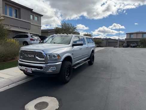 Used 2018 RAM 2500 Laramie image 4