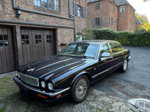 Used 1997 Jaguar XJ Vanden Plas image 5