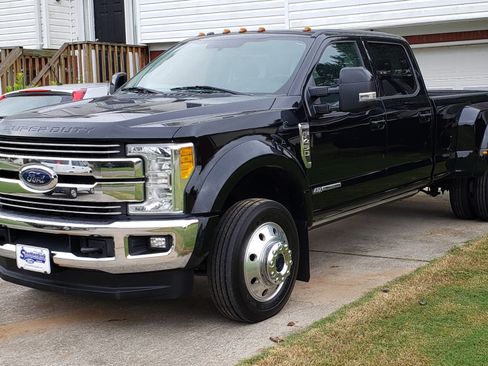 Used 2017 Ford F450 Lariat image 1