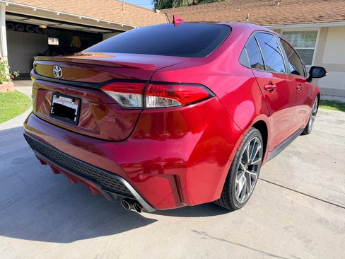 Used 2022 Toyota Corolla SE w/ SE Premium Package image 8