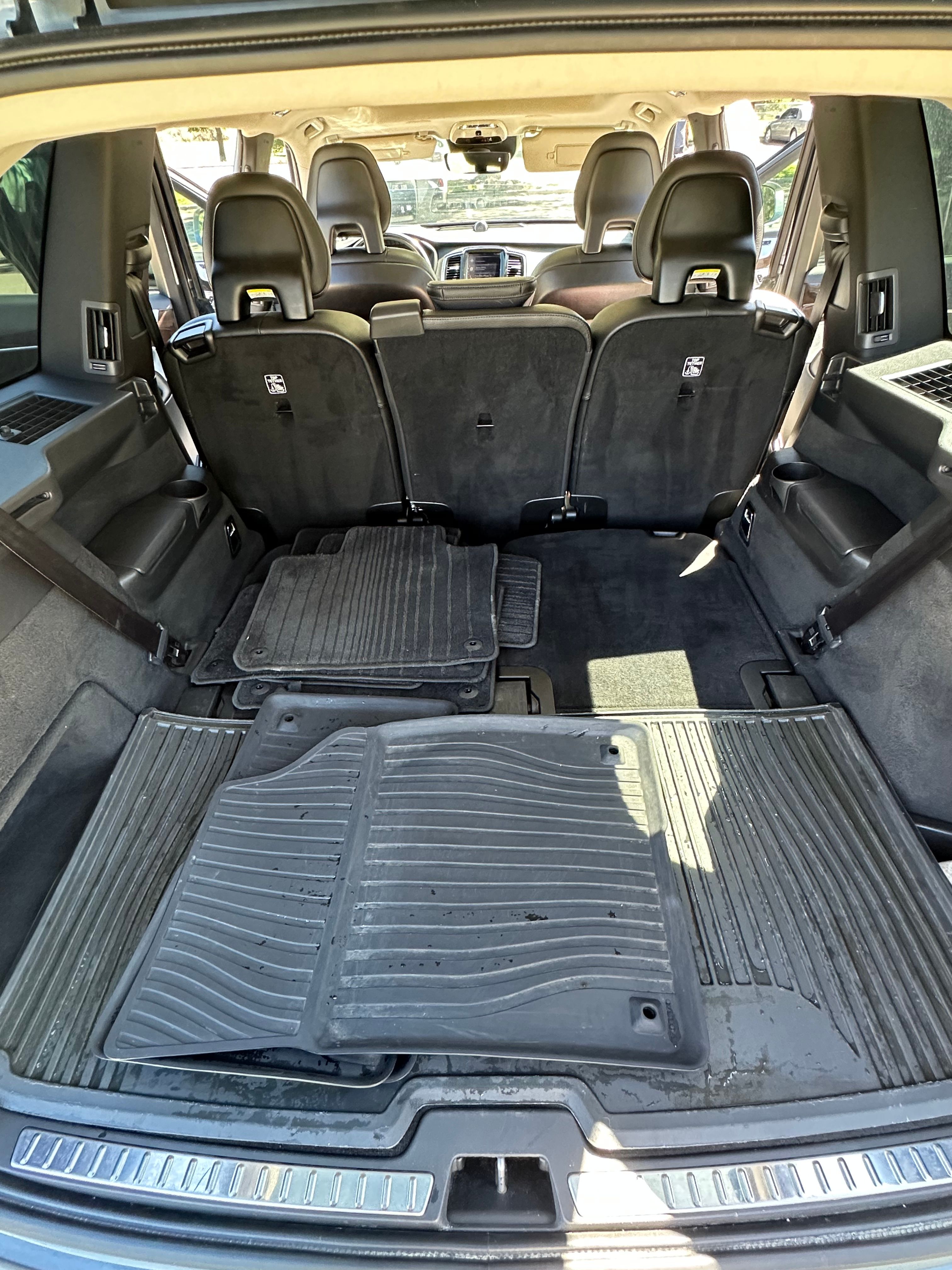 Used 2016 Volvo XC90 T6 Momentum w/ Momentum Plus Package AWD/4WD image 21