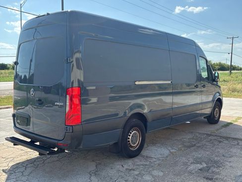 Used 2019 Mercedes-Benz Sprinter 170 image 4