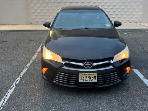 Used 2015 Toyota Camry LE FWD image 4