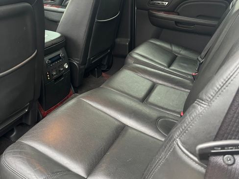 Used 2012 Cadillac Escalade EXT Luxury image 10