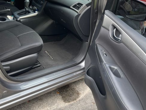 Used 2017 Nissan Sentra S image 8