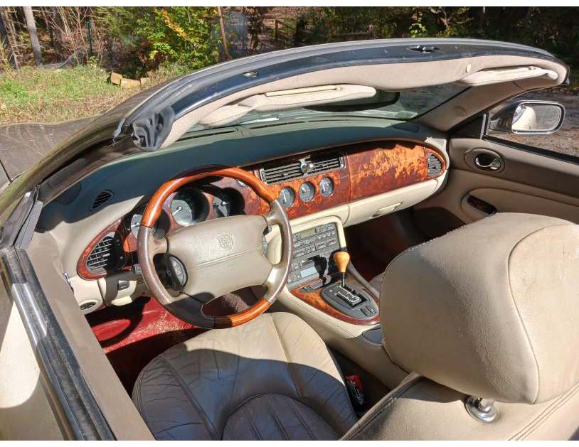 Used 2002 Jaguar XK8 Convertible RWD image 9