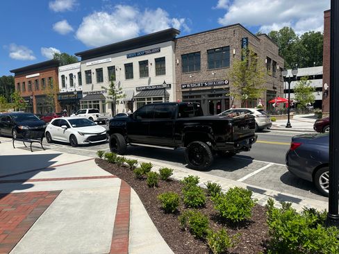 Used 2018 GMC Sierra 1500 Denali image 2