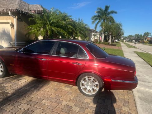 Used 2004 Jaguar XJ8 image 4