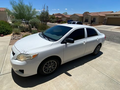 Used 2010 Toyota Corolla FWD image 2