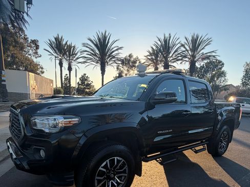 Used 2021 Toyota Tacoma TRD Sport w/ Technology Package image 1