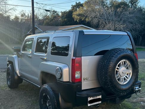 Used 2006 HUMMER H3 image 2