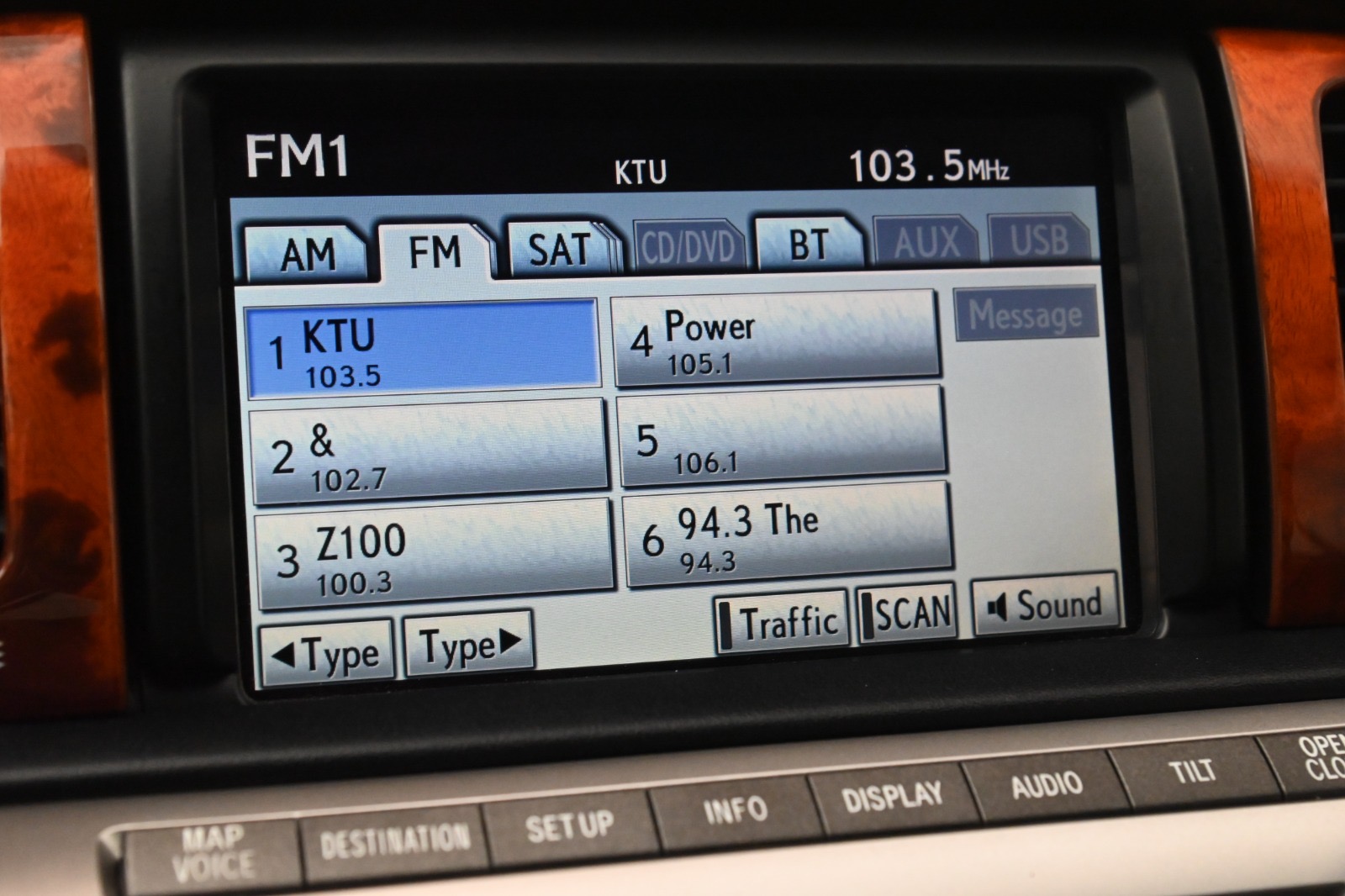 Used 2010 Lexus SC 430 Convertible w/ Preferred Accessory Package RWD image 23