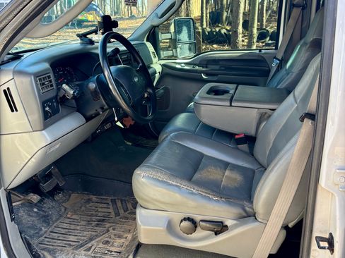 Used 2004 Ford F350 Lariat image 11