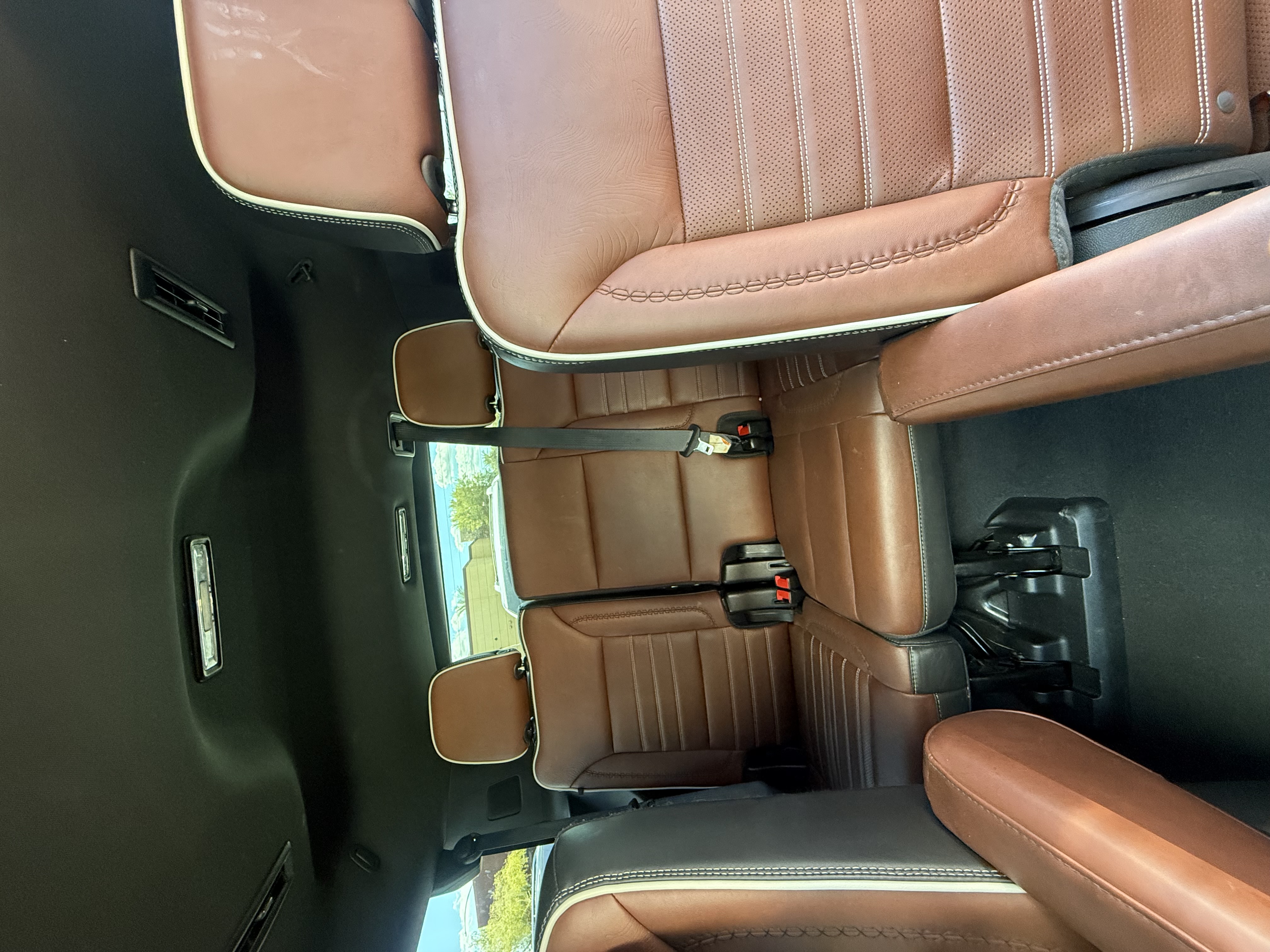 Used 2023 GMC Yukon Denali Ultimate AWD/4WD image 6