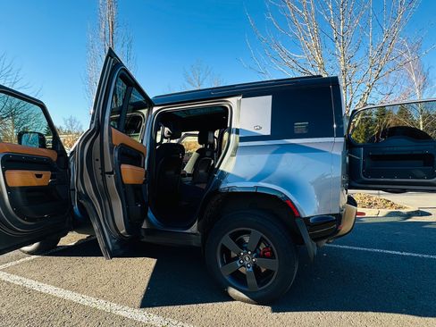 Used 2020 Land Rover Defender 110 X image 6